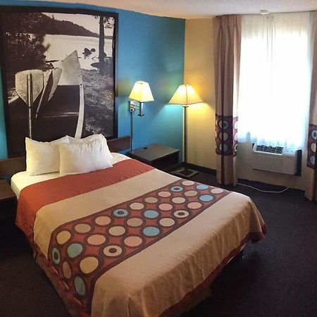 Super 8 By Wyndham Rochester Mayo Clinic Area מראה חיצוני תמונה
