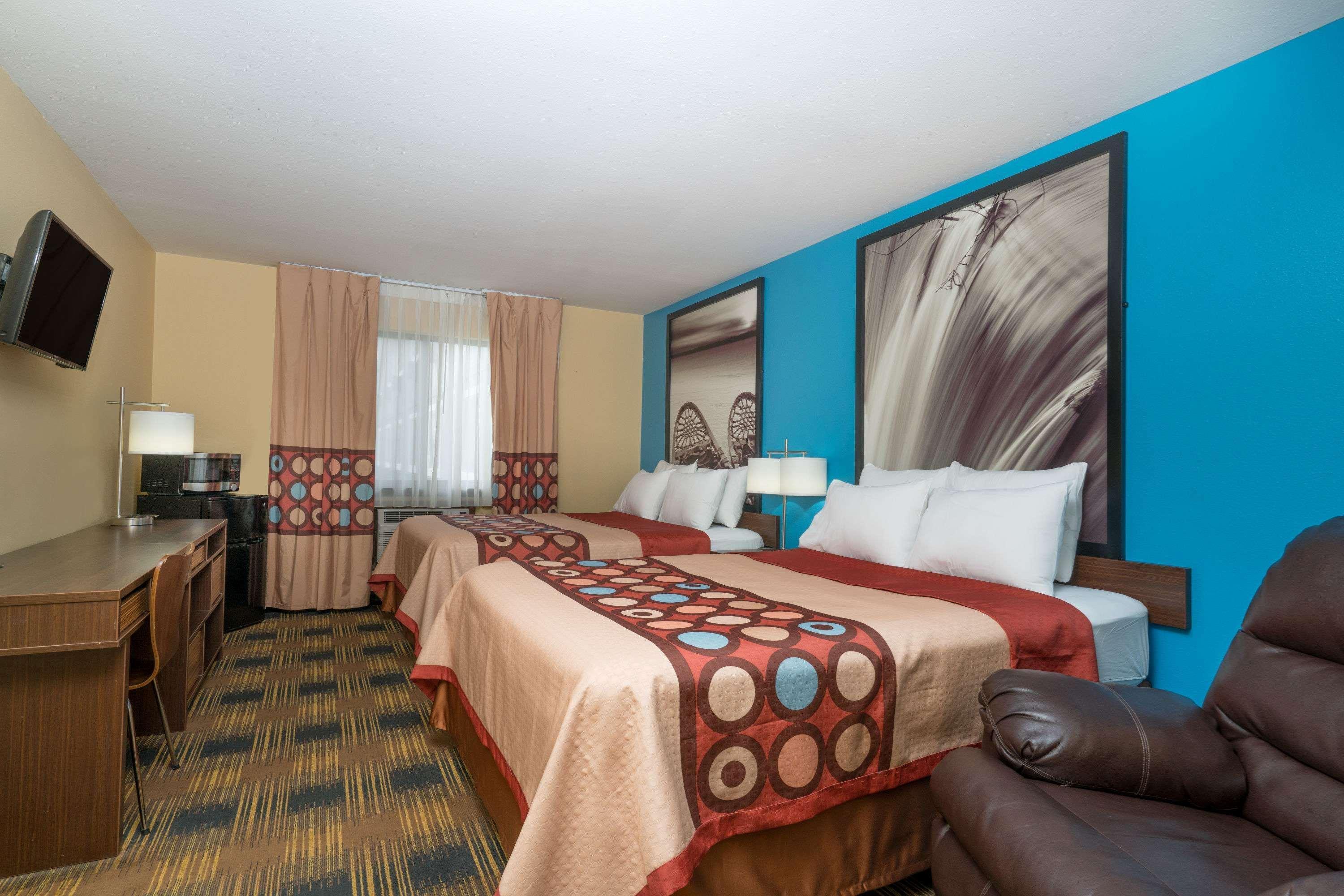 Super 8 By Wyndham Rochester Mayo Clinic Area מראה חיצוני תמונה