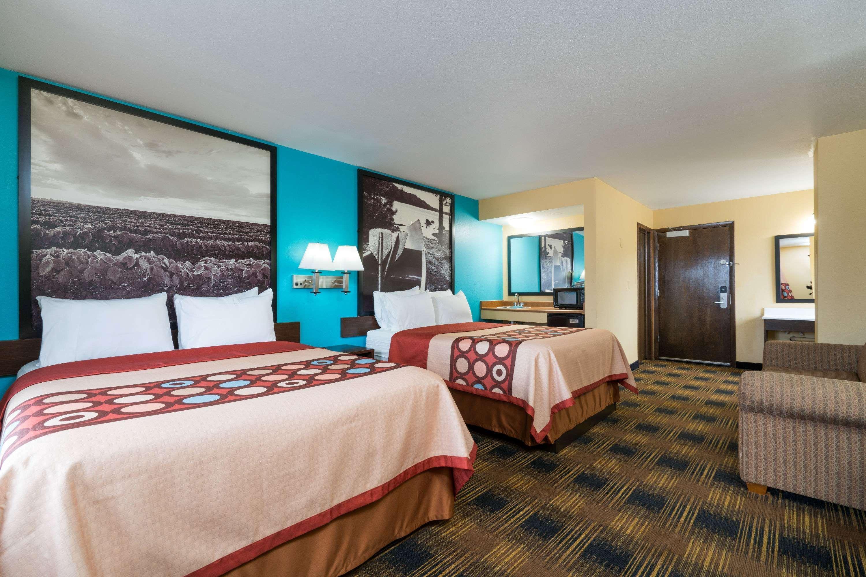 Super 8 By Wyndham Rochester Mayo Clinic Area מראה חיצוני תמונה