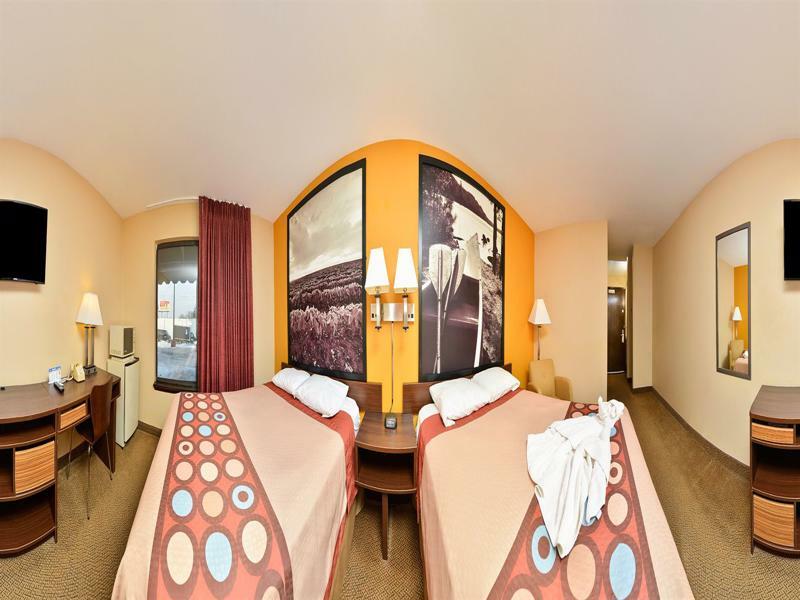 Super 8 By Wyndham Rochester Mayo Clinic Area מראה חיצוני תמונה